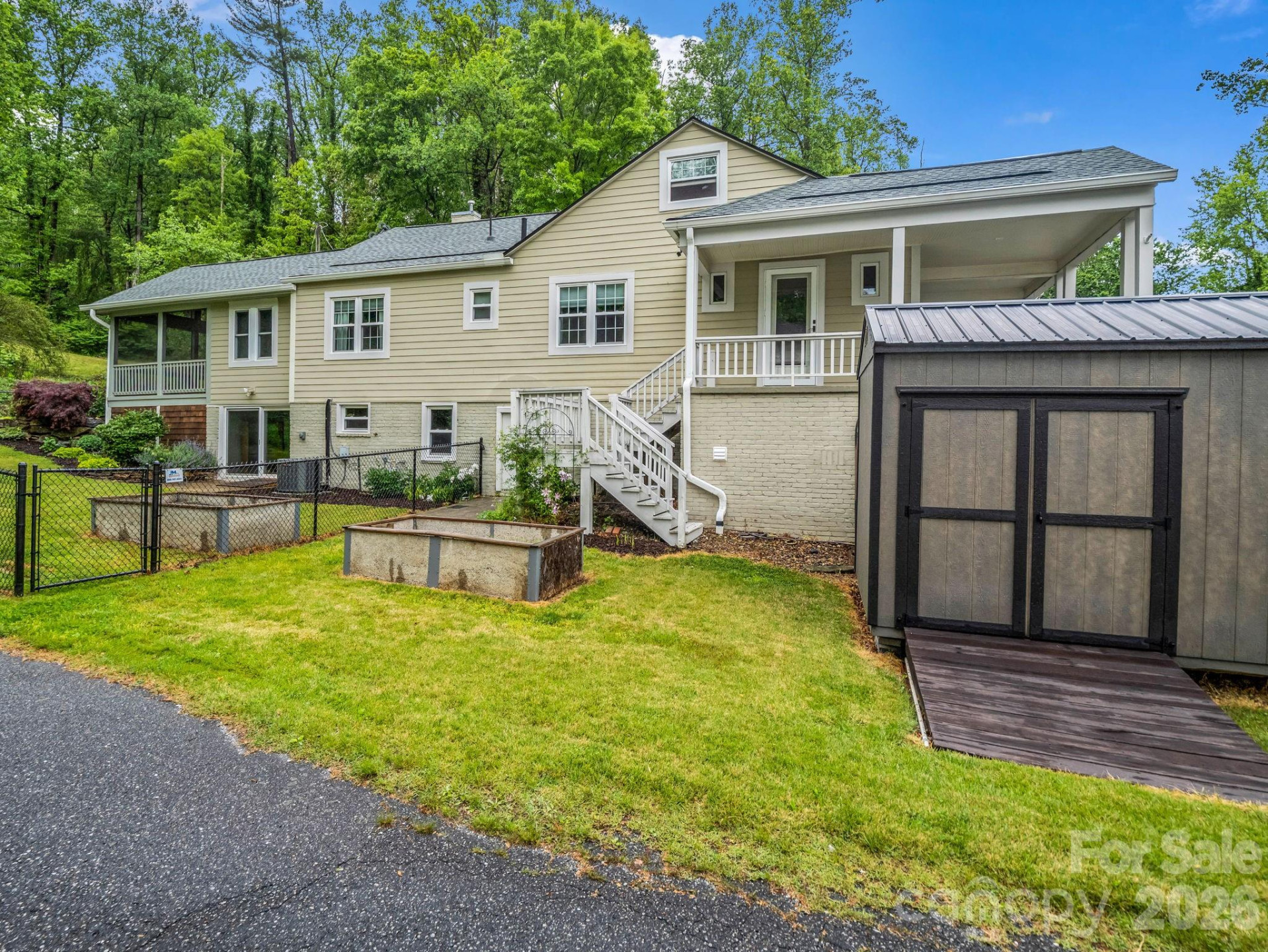 104 Lake Avenue - Photo 5