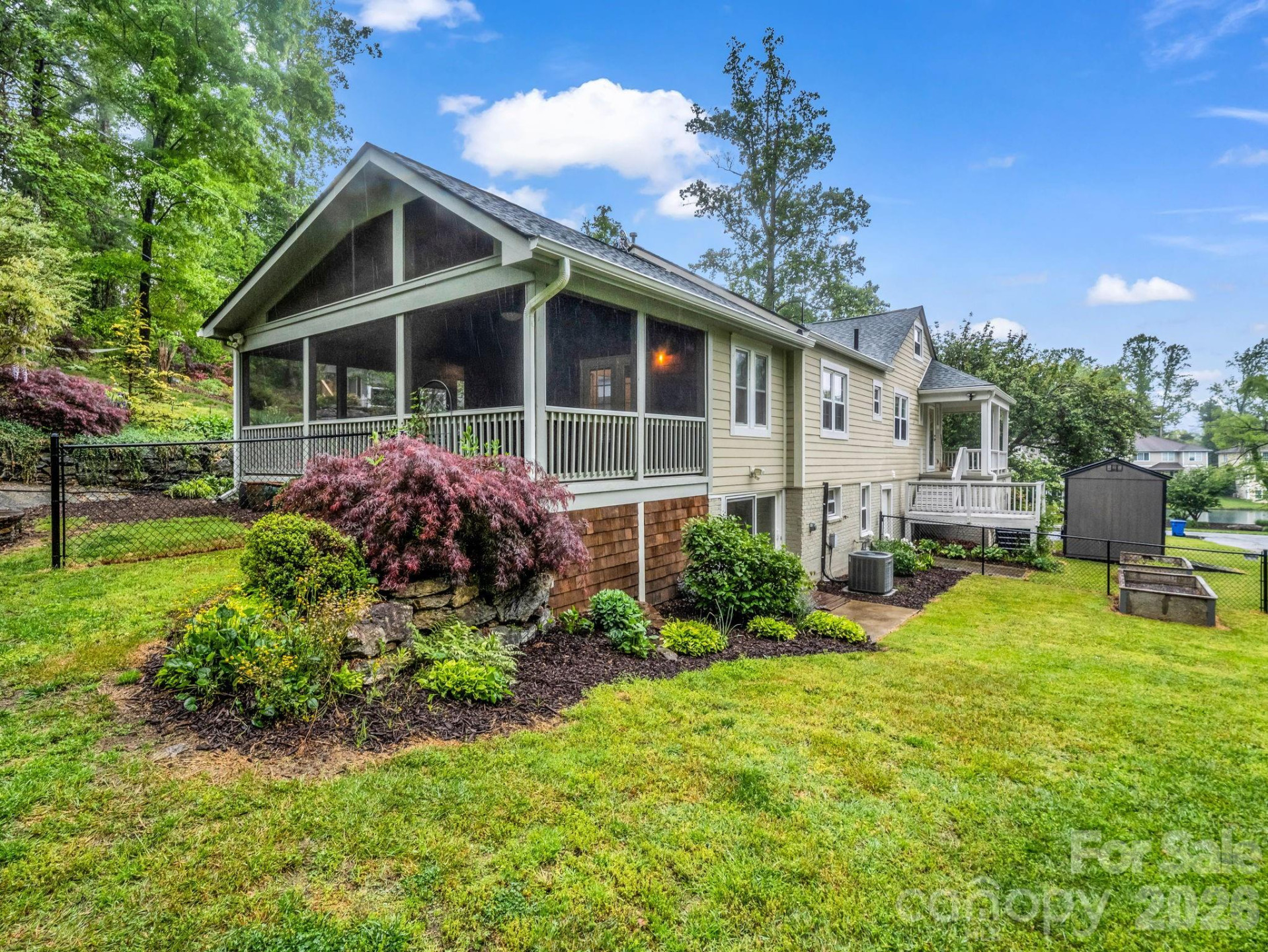 104 Lake Avenue - Photo 6