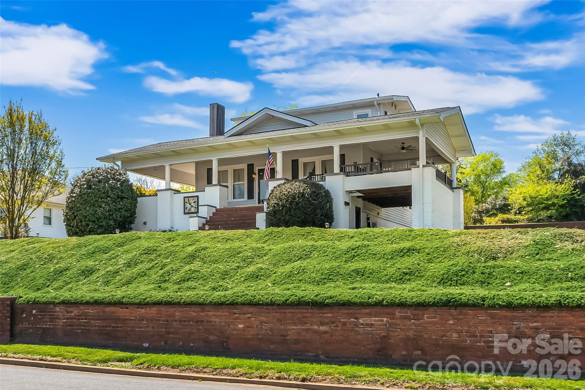 110 Burkemont Avenue - Photo 2