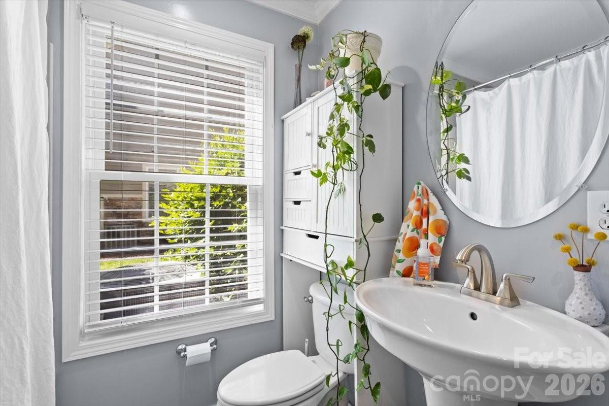 92 Rotunda Circle - Photo 11