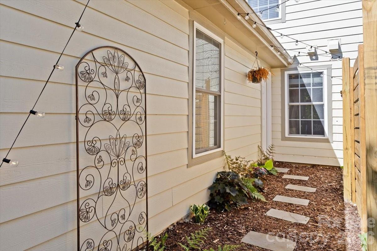 92 Rotunda Circle - Photo 23