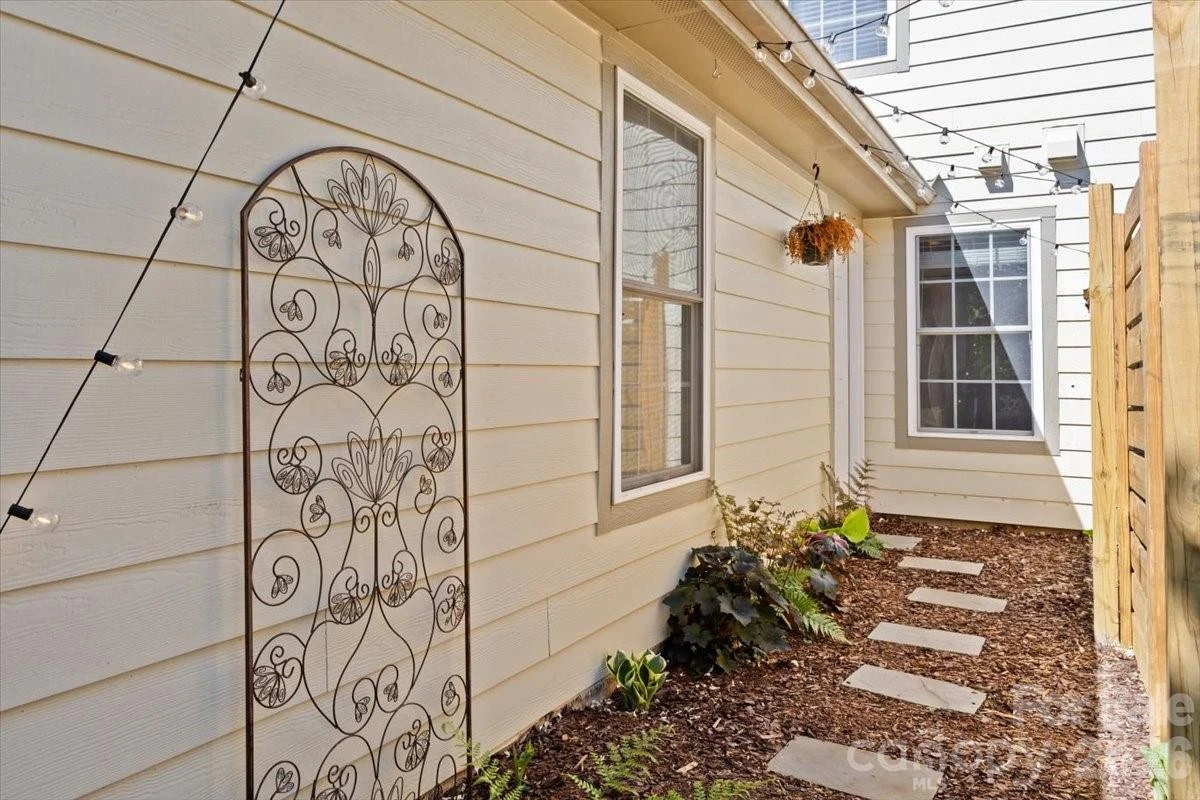 92 Rotunda Circle - Photo 23