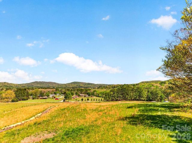 000 Etowah School Road, Hendersonville, NC, 28739