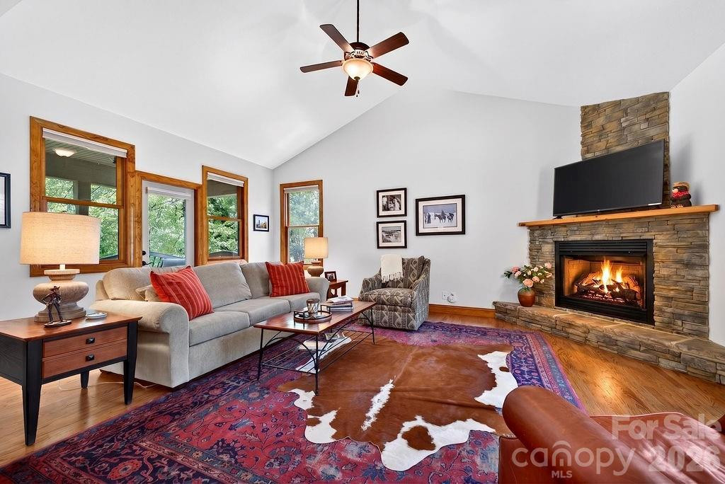 24 Triple Fairways Drive - Photo 2