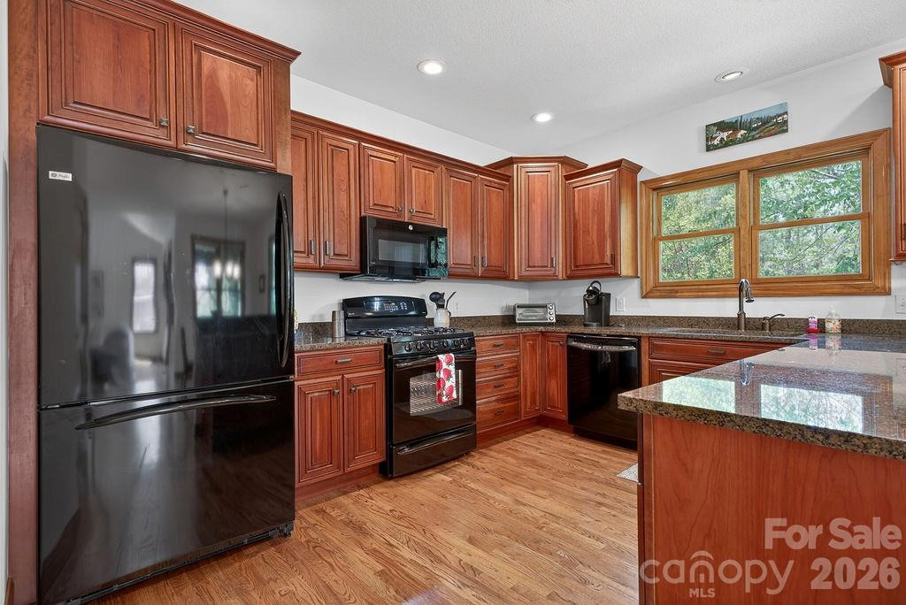 24 Triple Fairways Drive - Photo 8