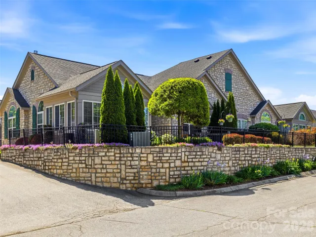 174 Summerfield Place, Flat Rock, NC, 28731