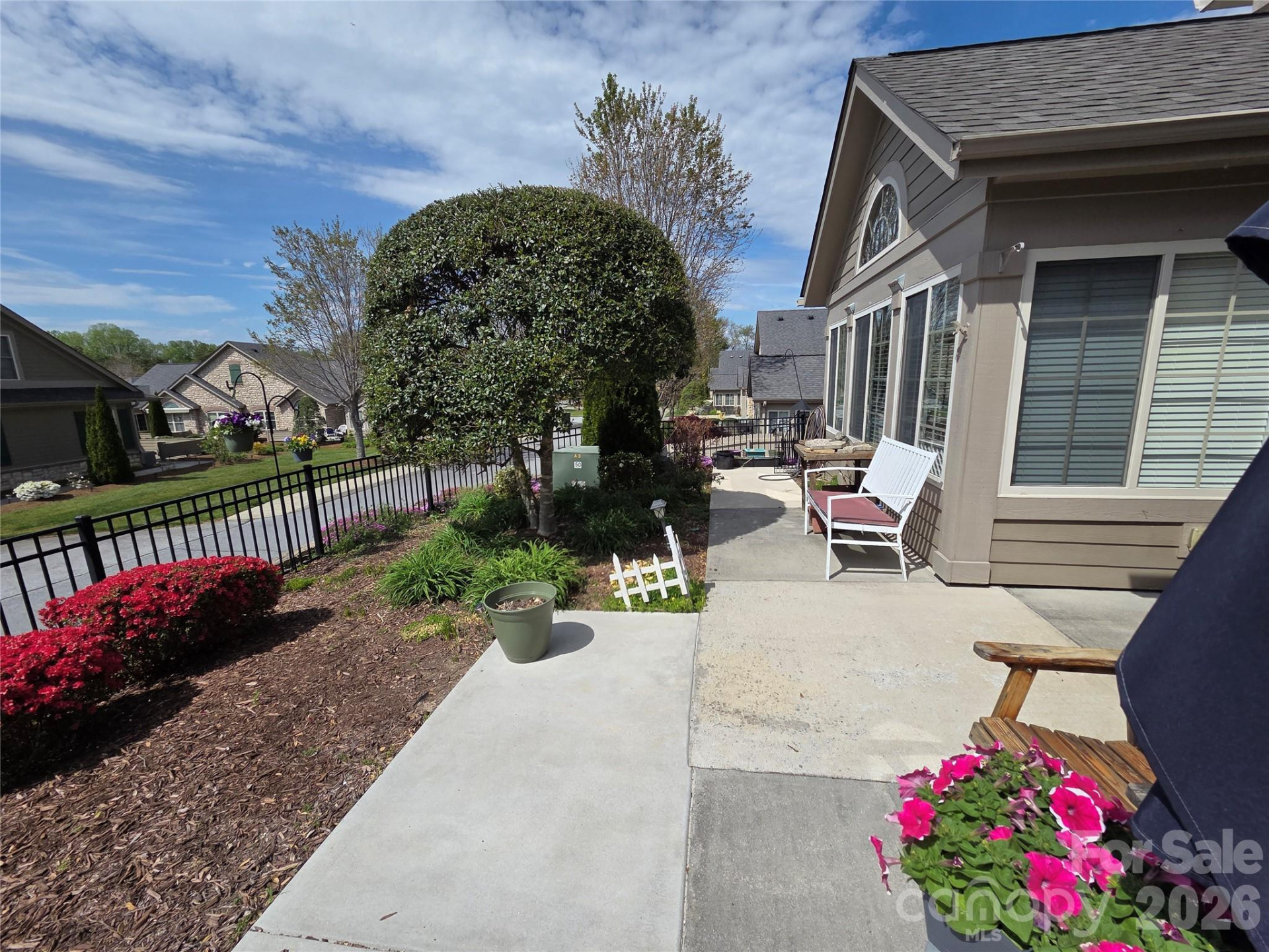 174 Summerfield Place - Photo 2