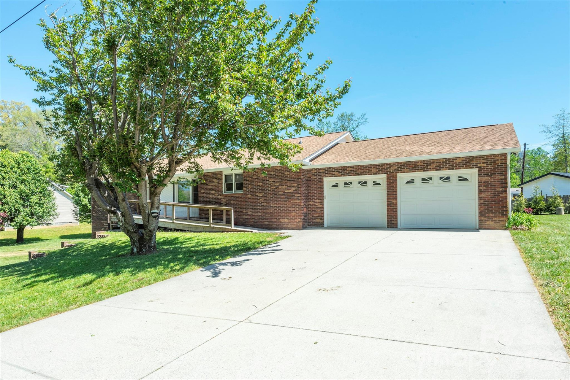 230 Blythewood Drive - Photo 2