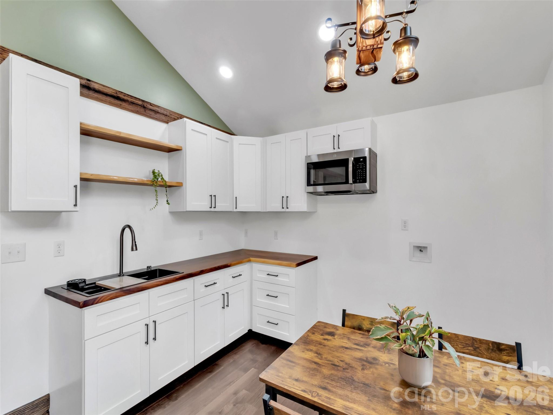 535 Hemlock Loop - Photo 9