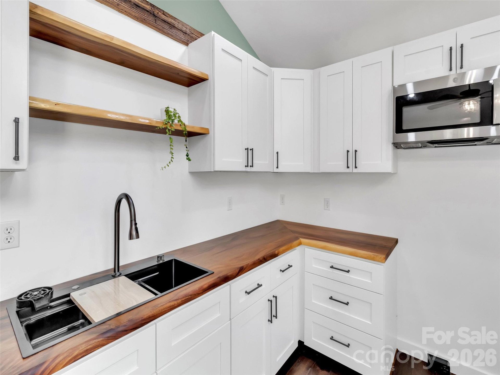 535 Hemlock Loop - Photo 10