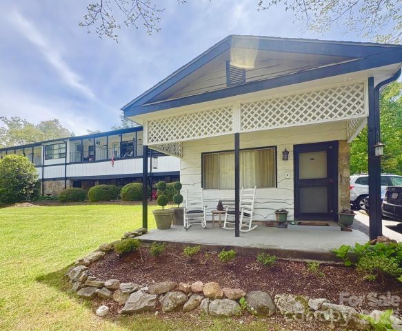 140 Old Mill Road, Flat Rock, NC, 28731