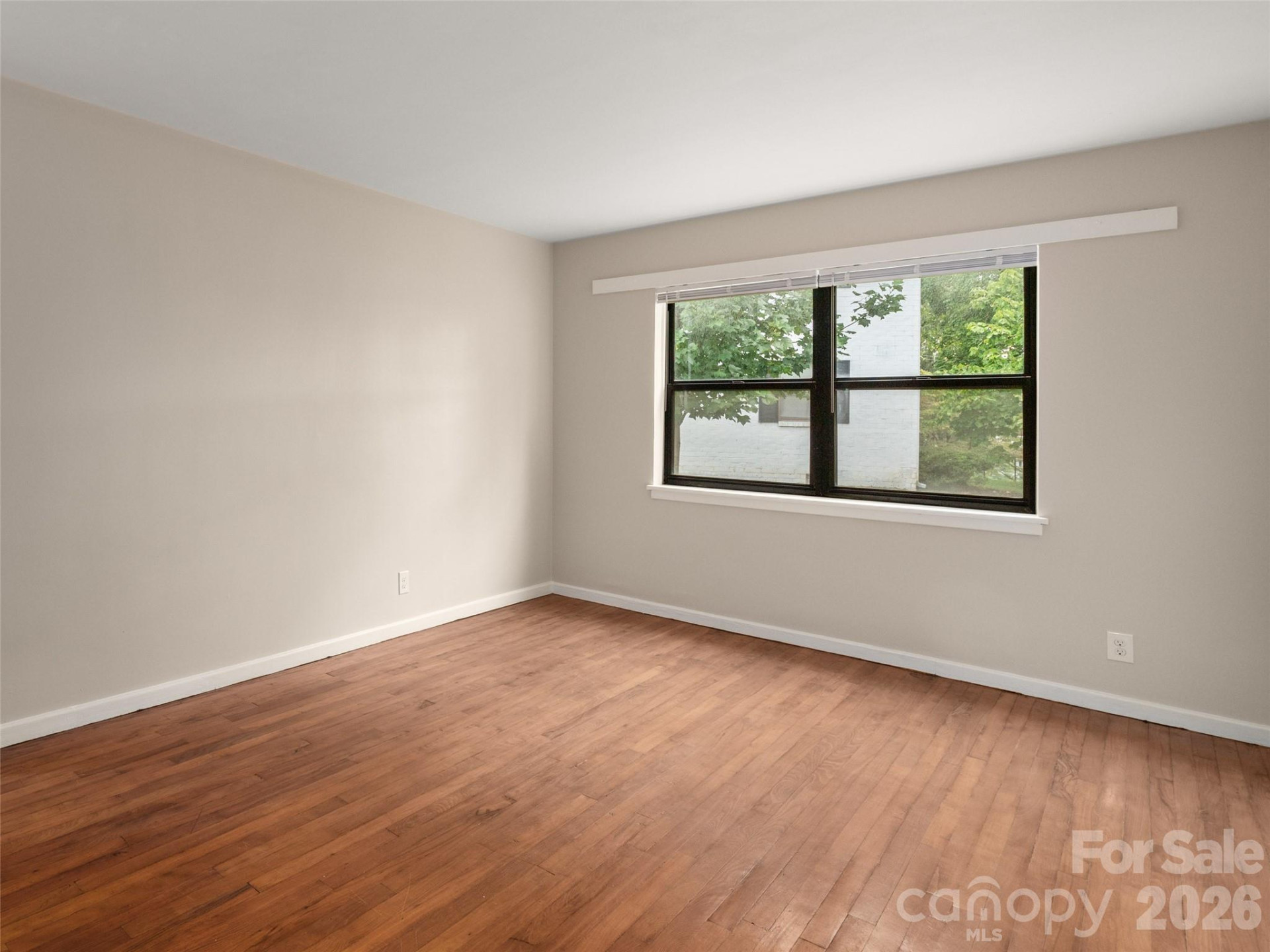 8 Units - 615 Biltmore Avenue - Photo 16