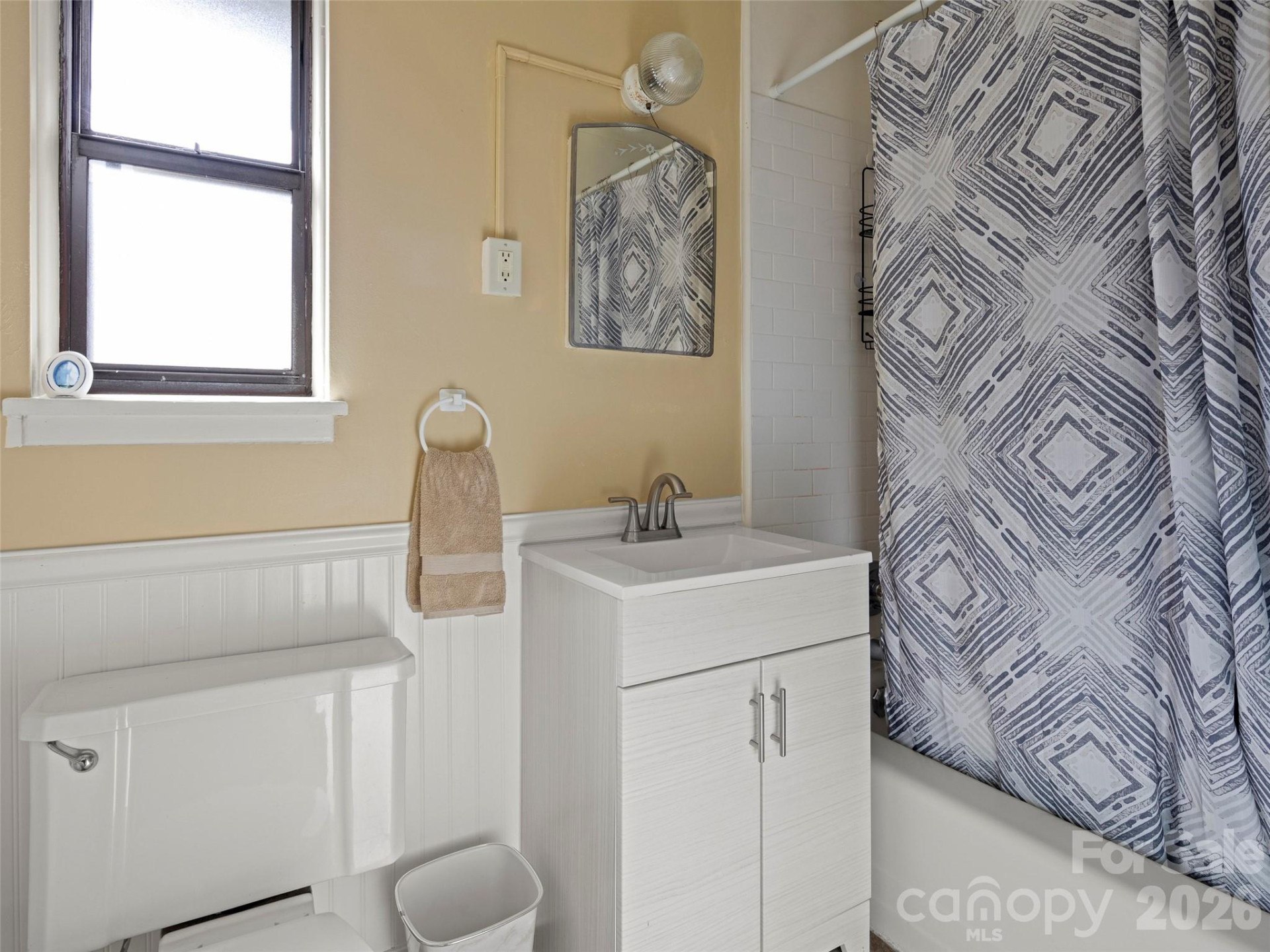 8 Units - 615 Biltmore Avenue - Photo 9