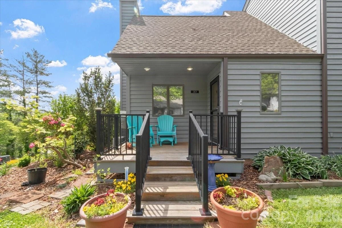 301 Robertson Street - Photo 2