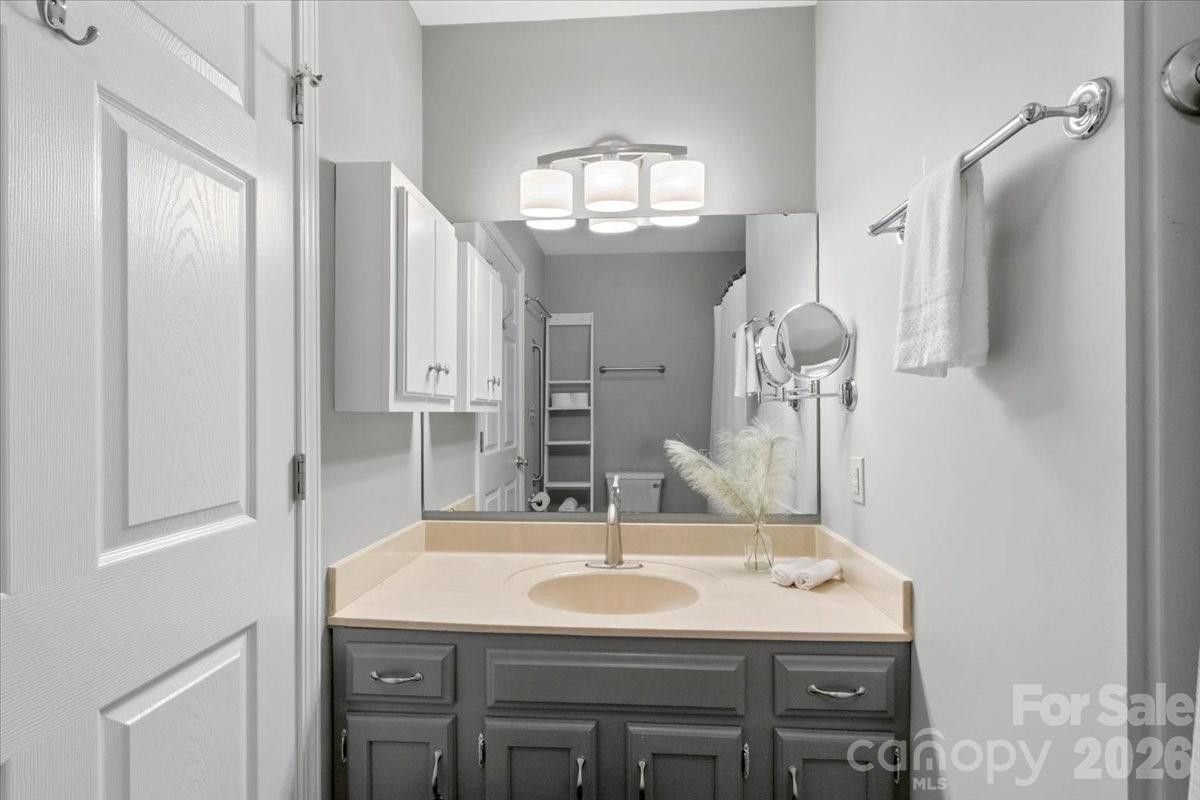 301 Robertson Street - Photo 19