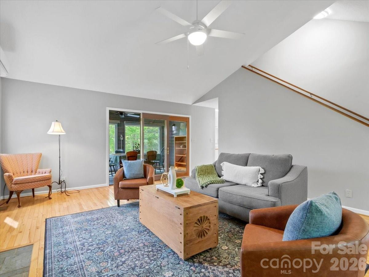301 Robertson Street - Photo 5