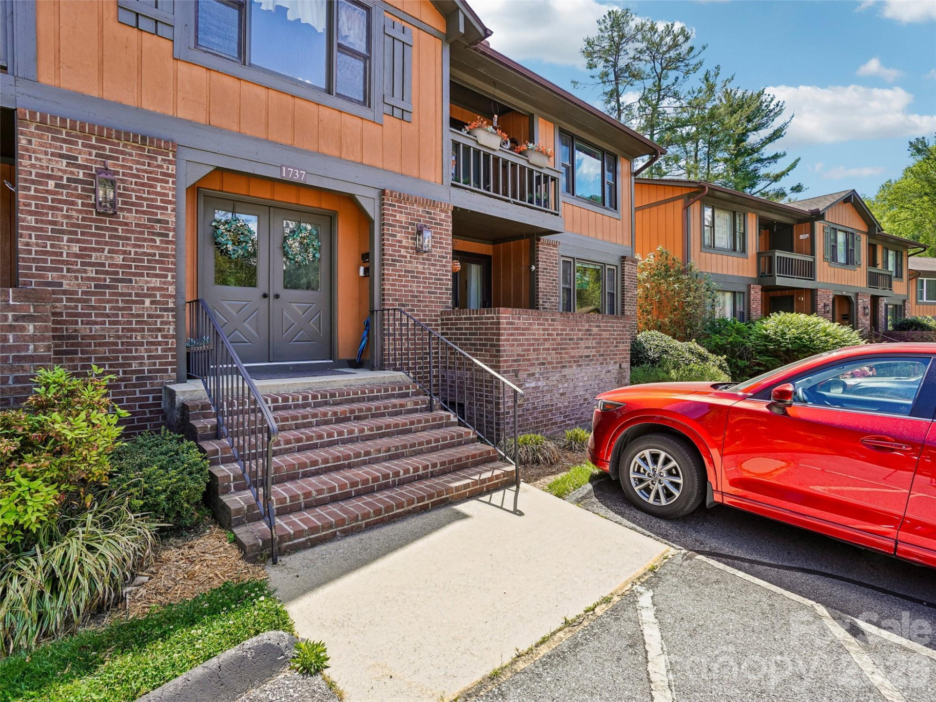 1737 Haywood Manor Road #B - Photo 2