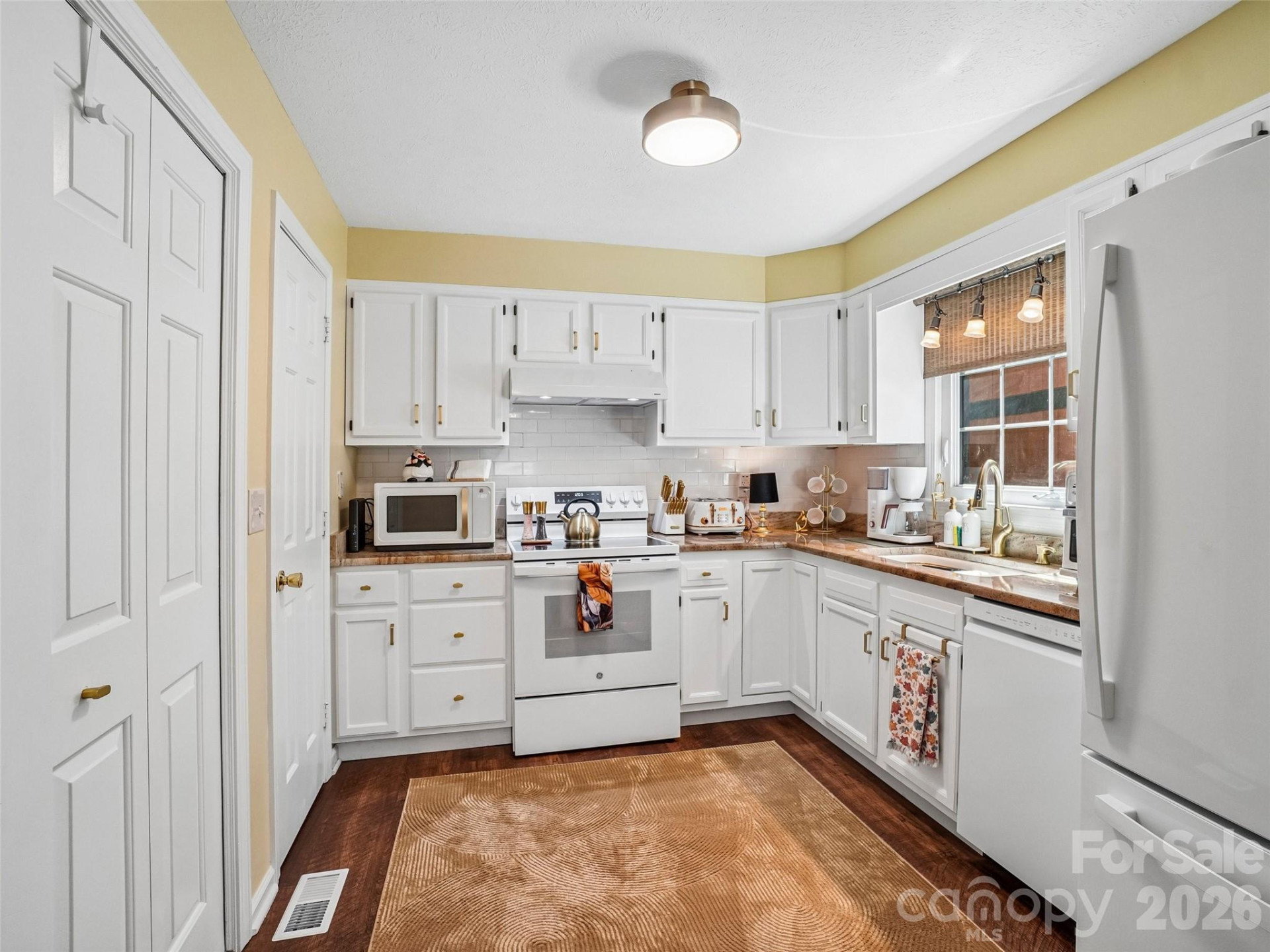 1737 Haywood Manor Road #B - Photo 11