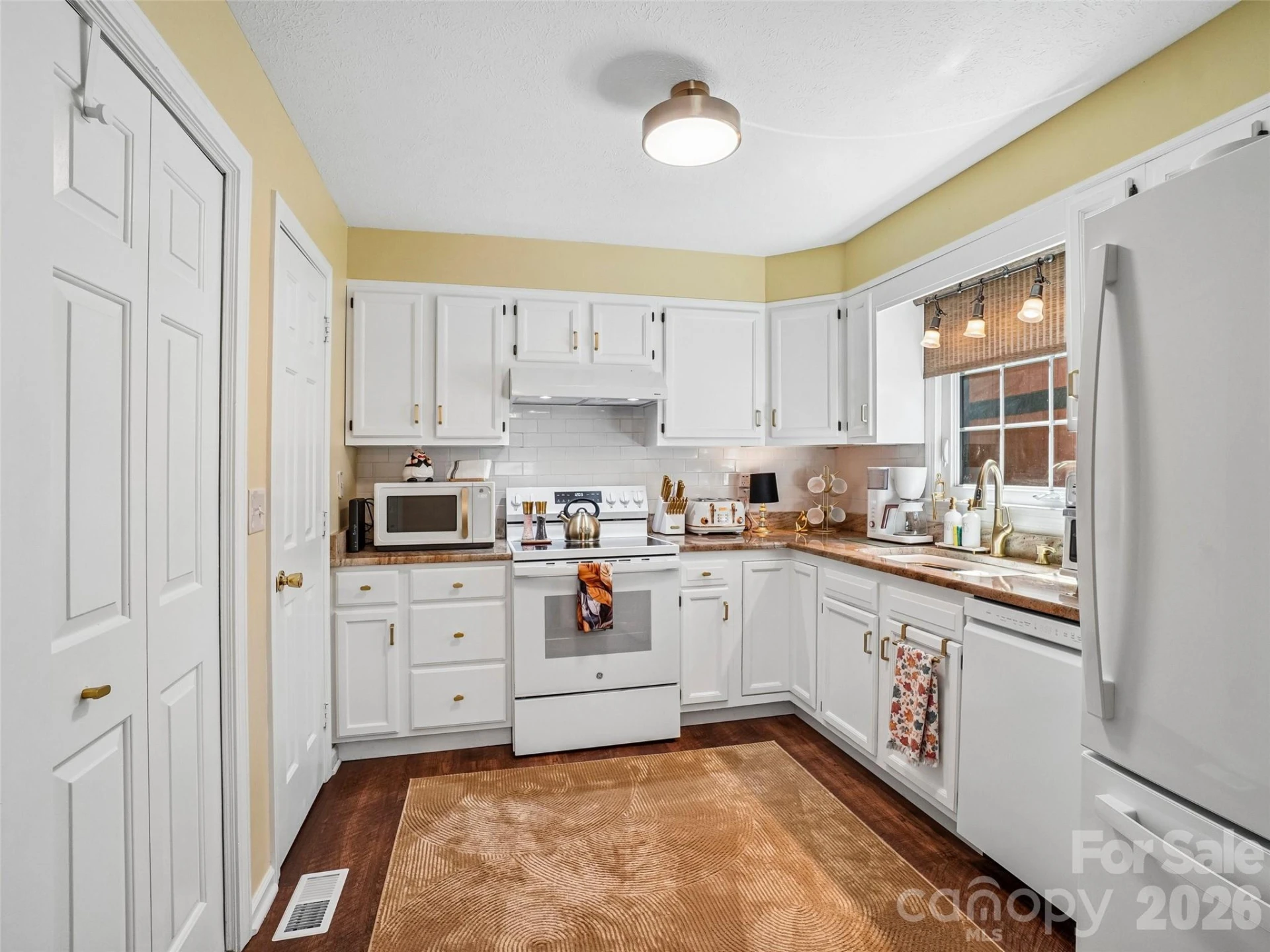 1737 Haywood Manor Road #B - Photo 11