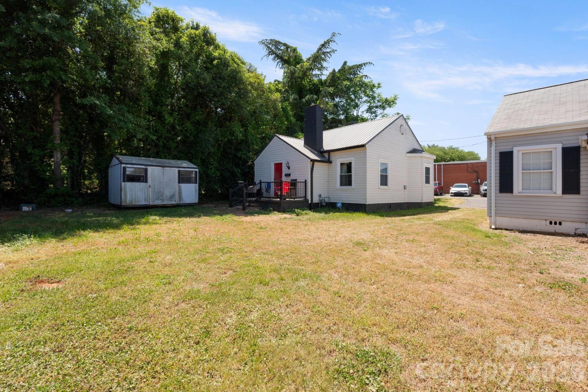 136 Broadway Street - Photo 2
