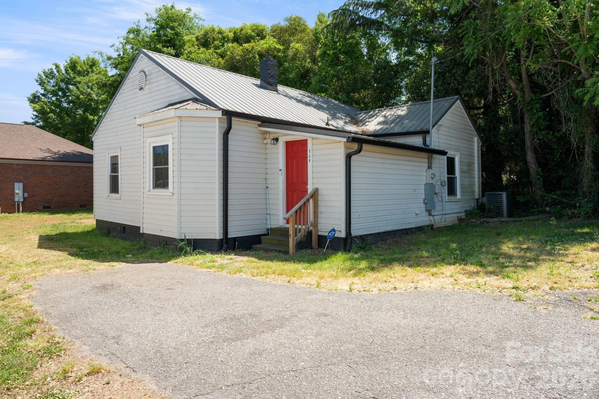 136 Broadway Street - Photo 14