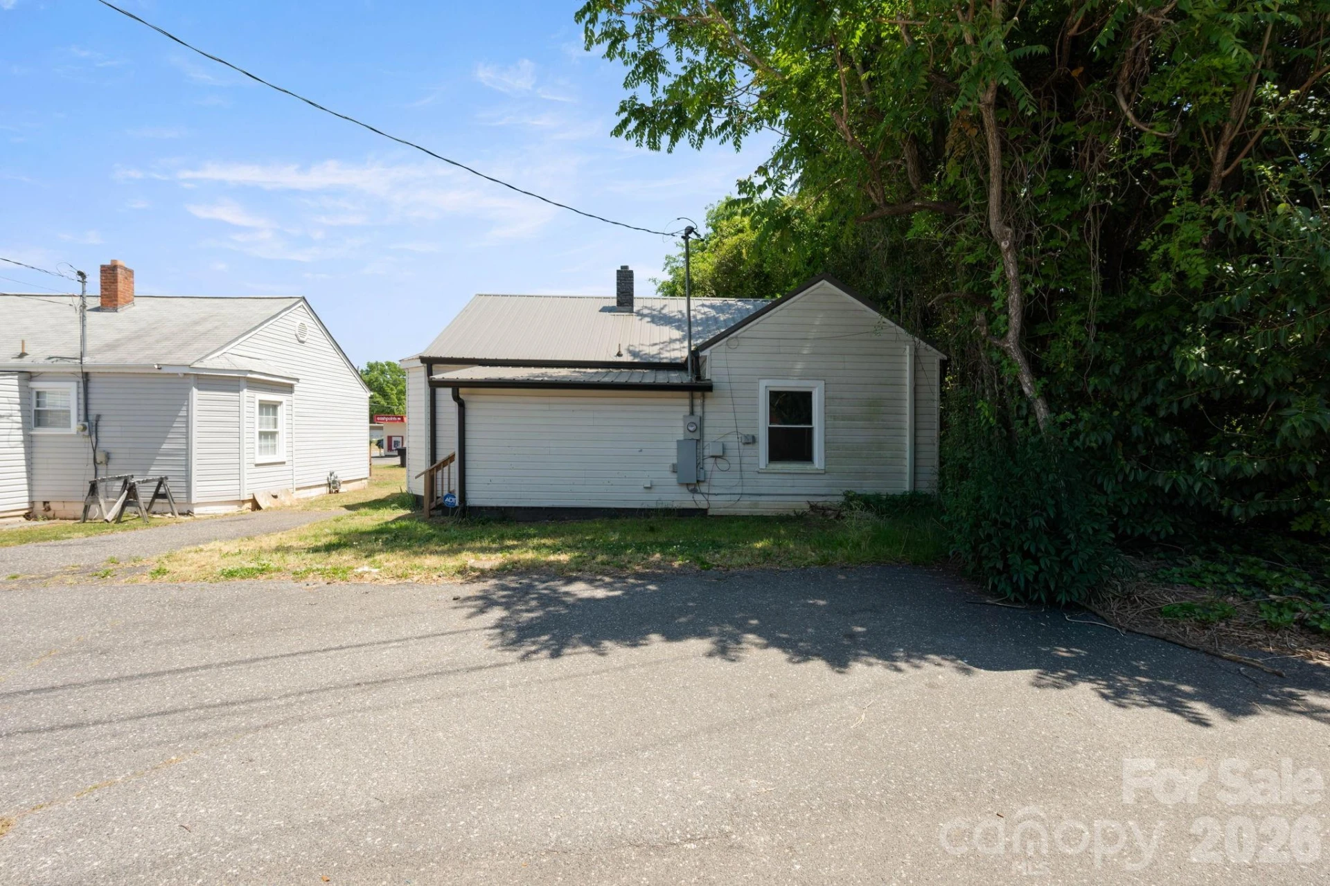 136 Broadway Street - Photo 15