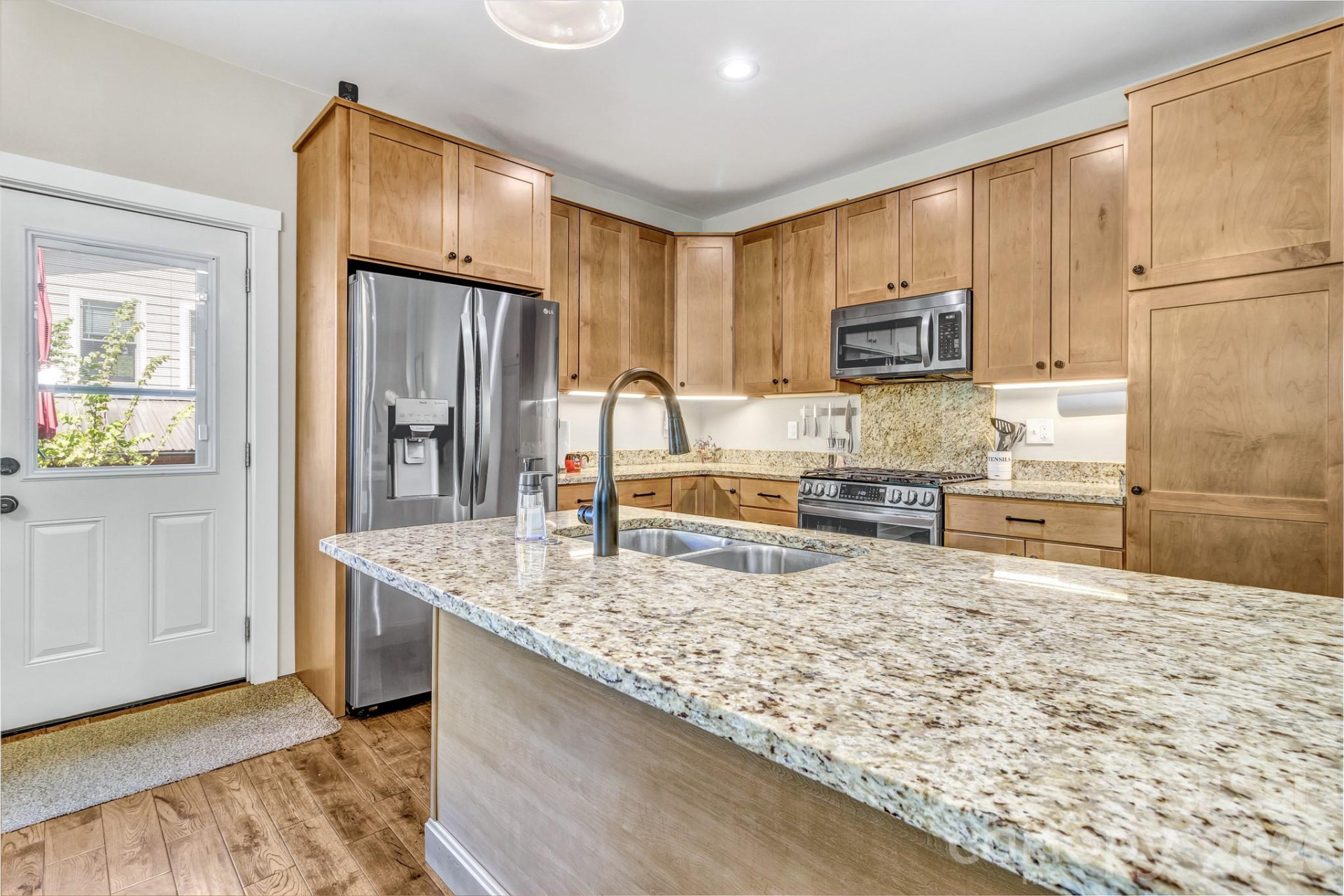 116 Craggy Street - Photo 11