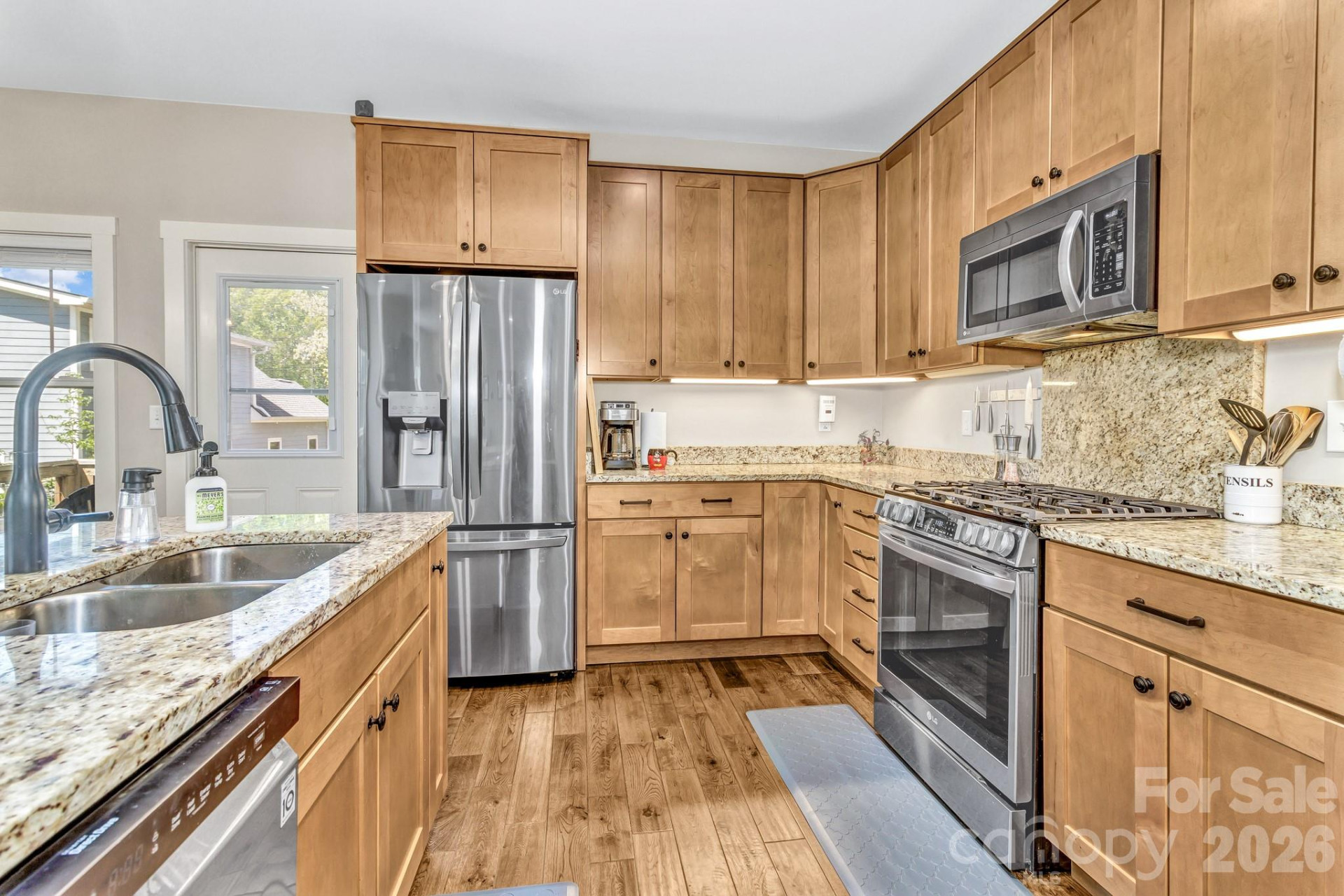 116 Craggy Street - Photo 13