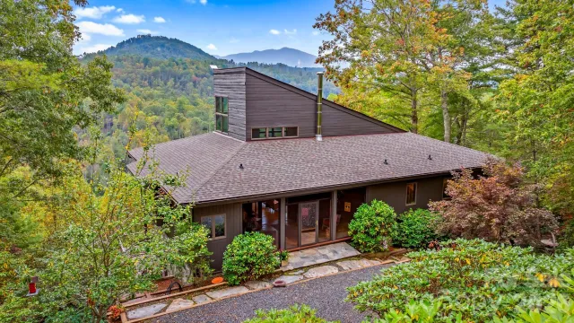 496 English Lane, Bakersville, NC, 28705