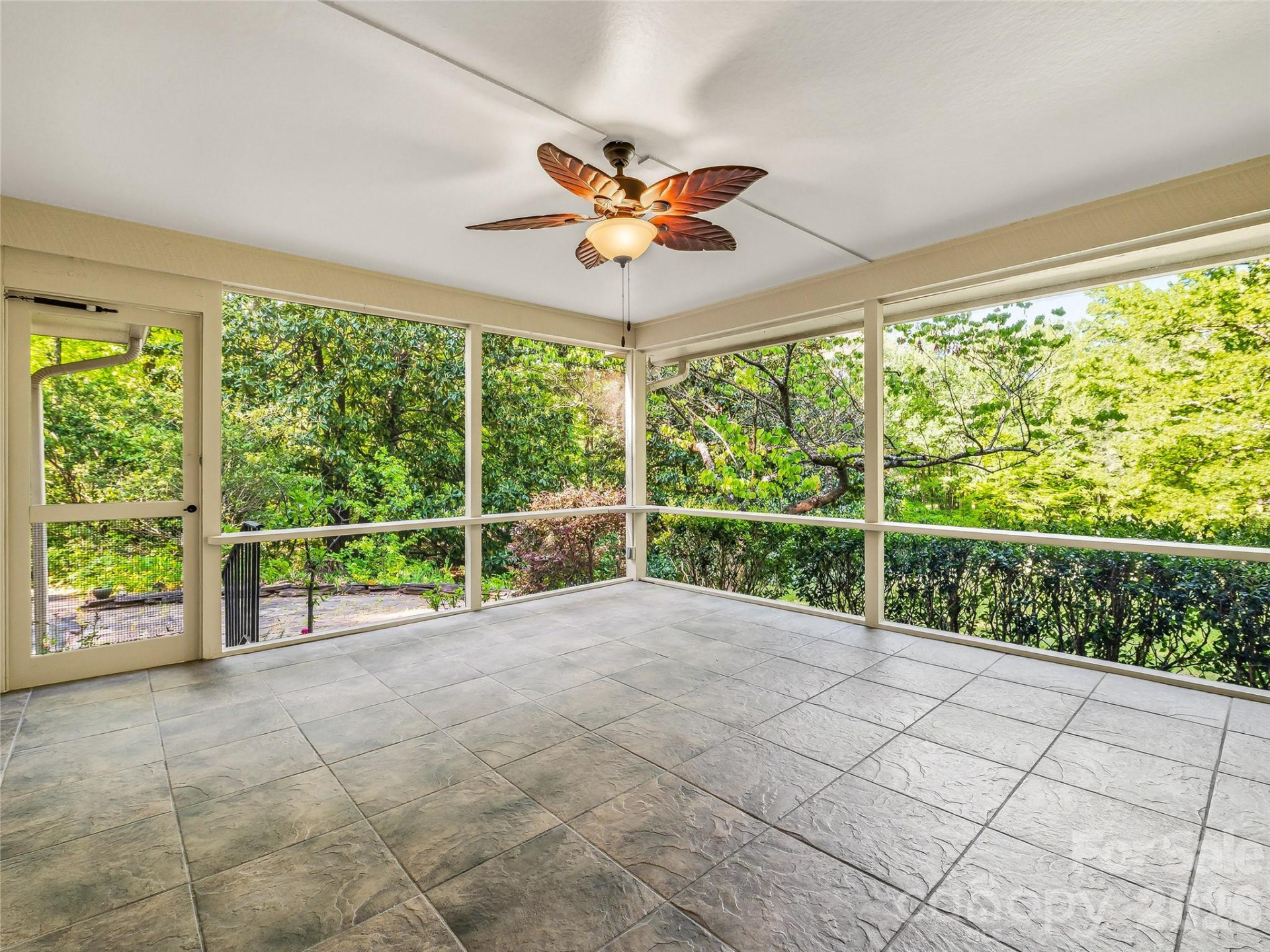 100 Hummingbird Lane - Photo 11