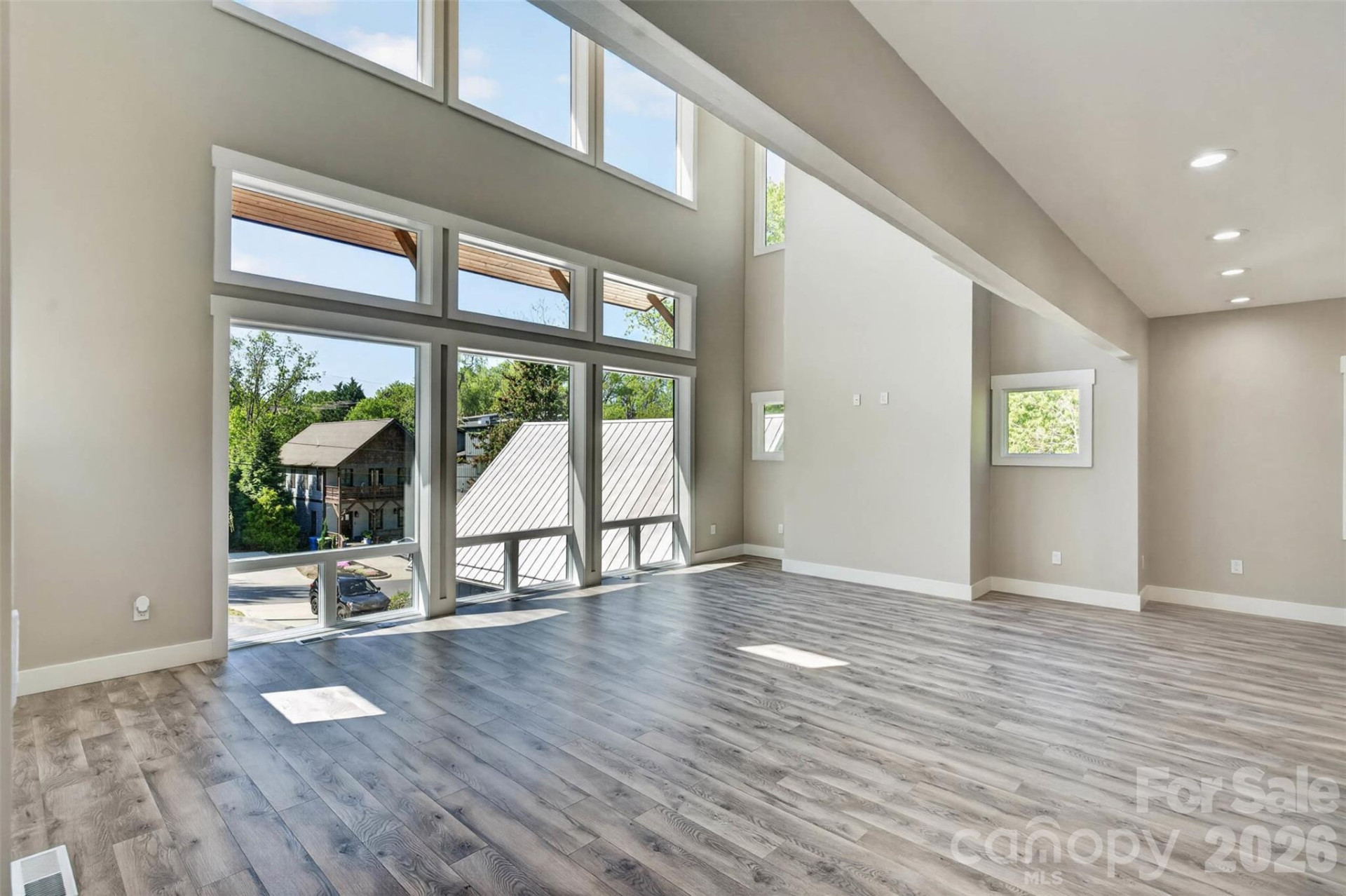 98 Downing Street - Photo 8