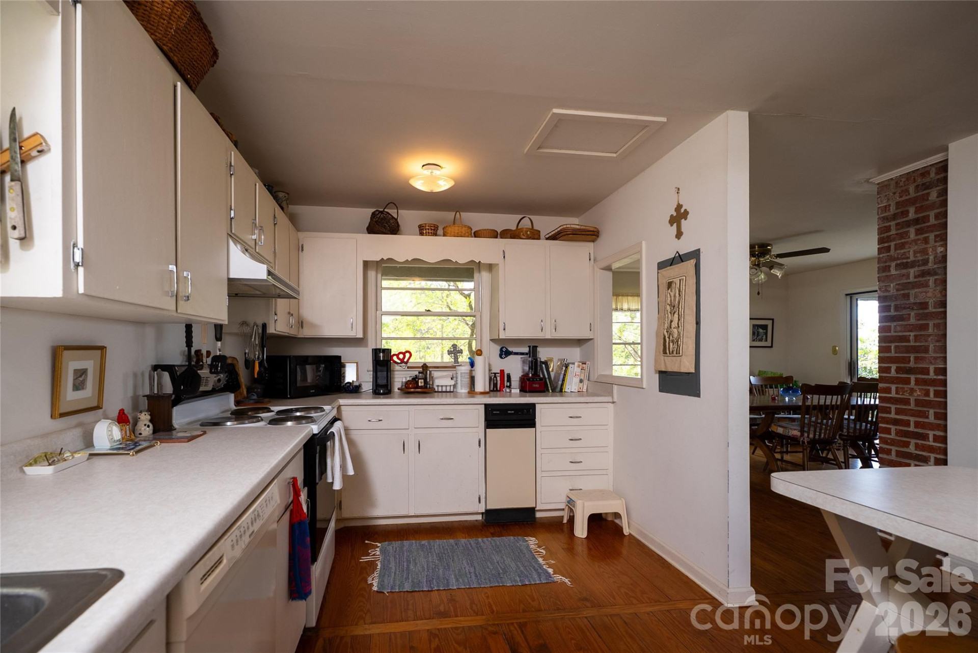 1412 Bearwallow Road - Photo 16