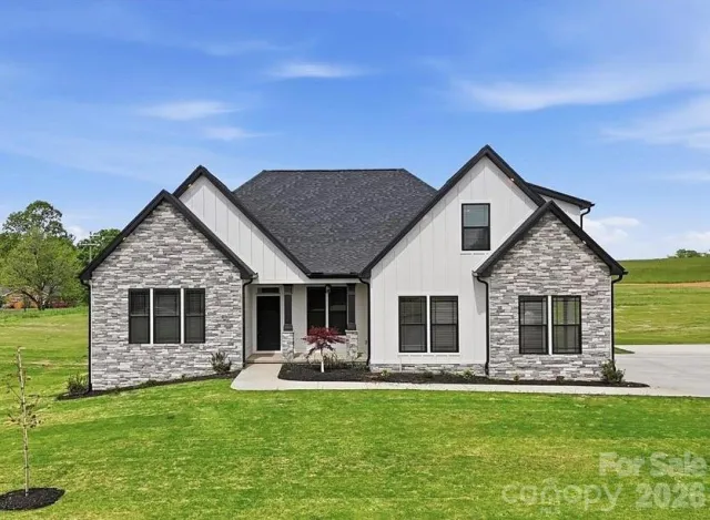 36 Sky Lane Court, Columbus, NC, 28722