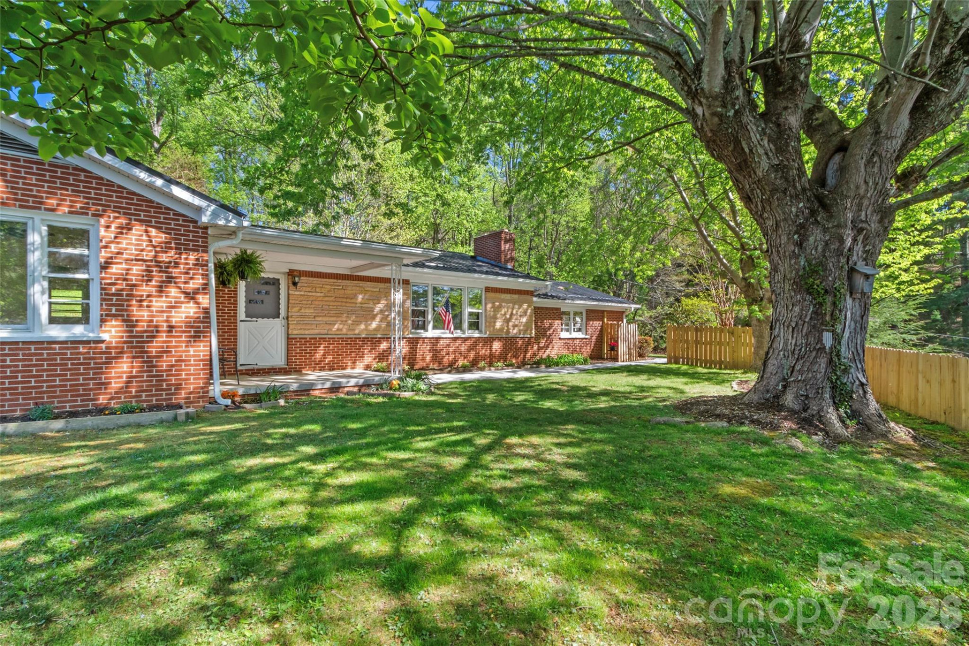 309 Presnell Street - Photo 2