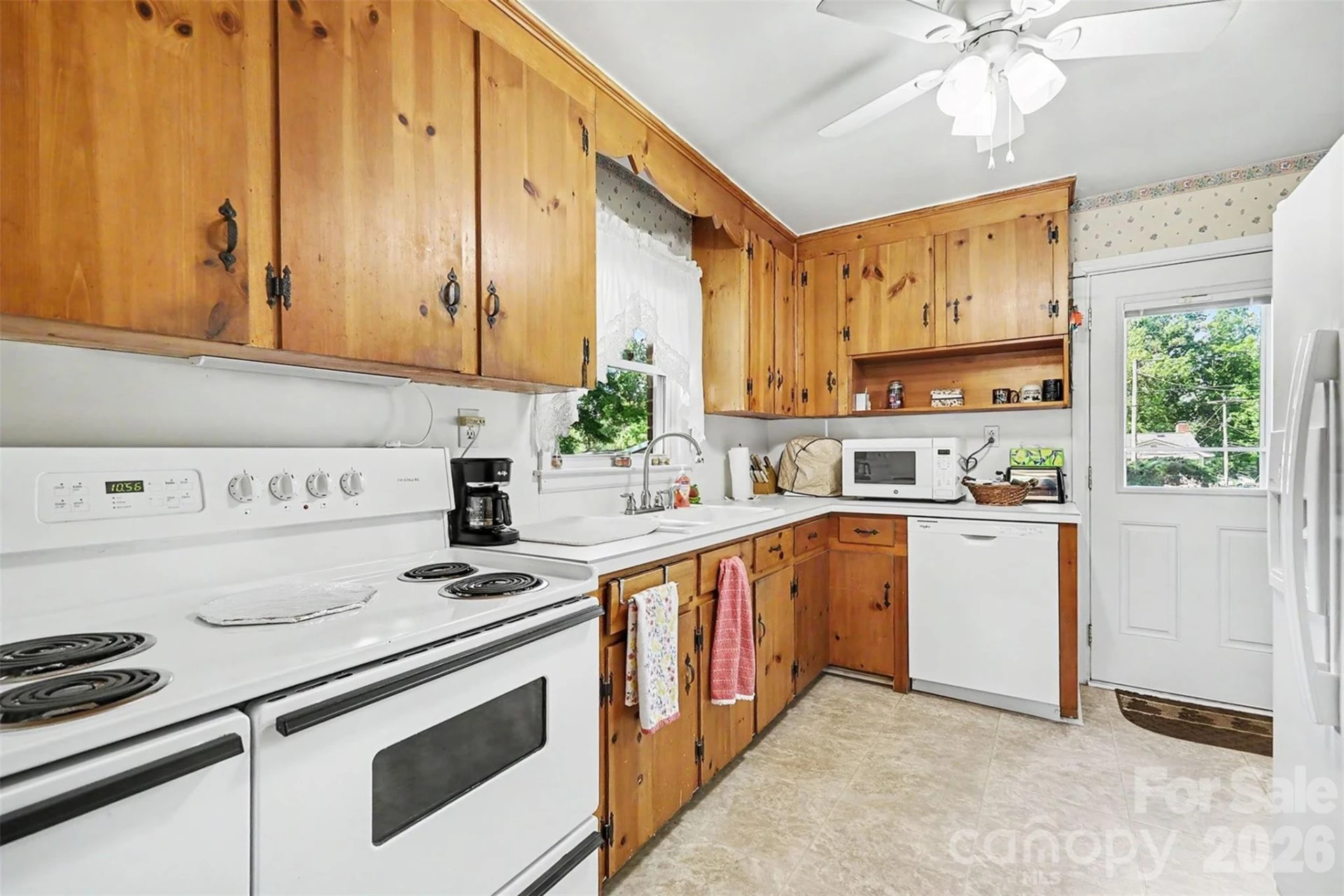 2240 Ashley Road - Photo 11