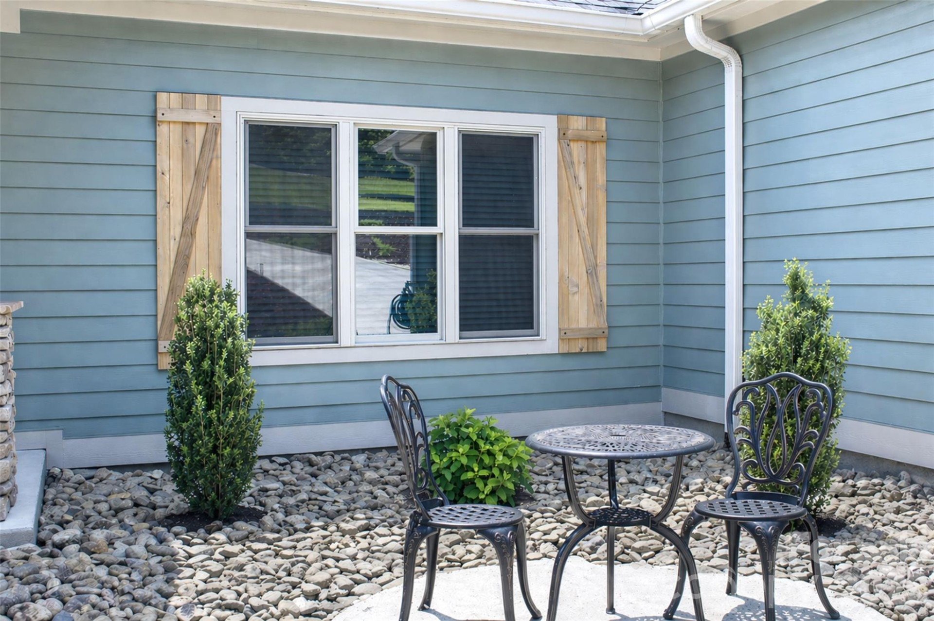 141 Crab Meadow Drive - Photo 4