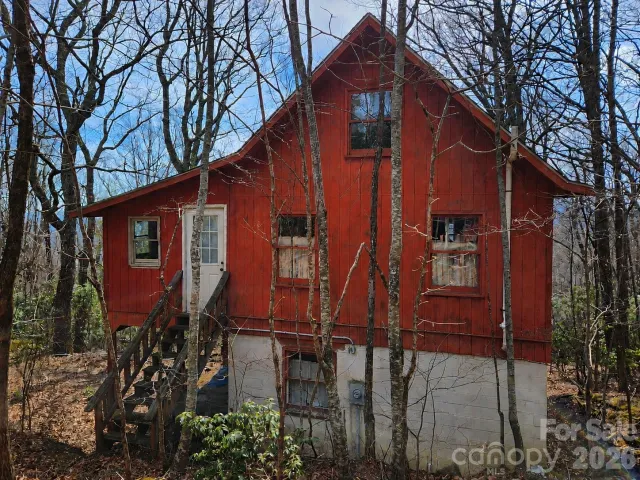 929 Pine Ridge Road