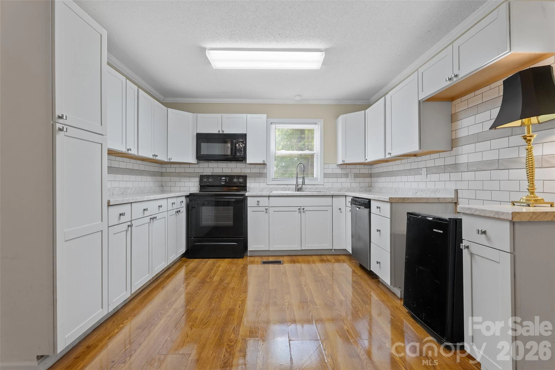 605 Boston Avenue - Photo 2