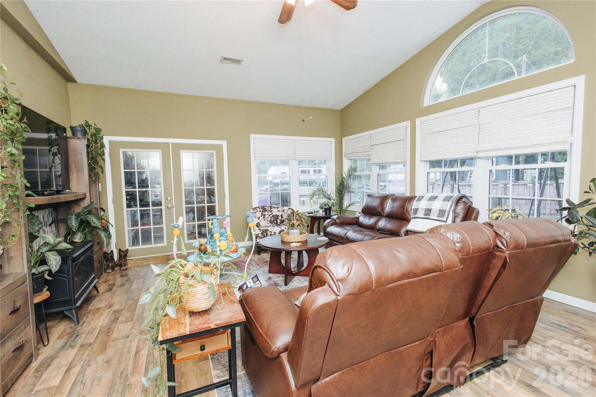 341 Bond Street - Photo 13