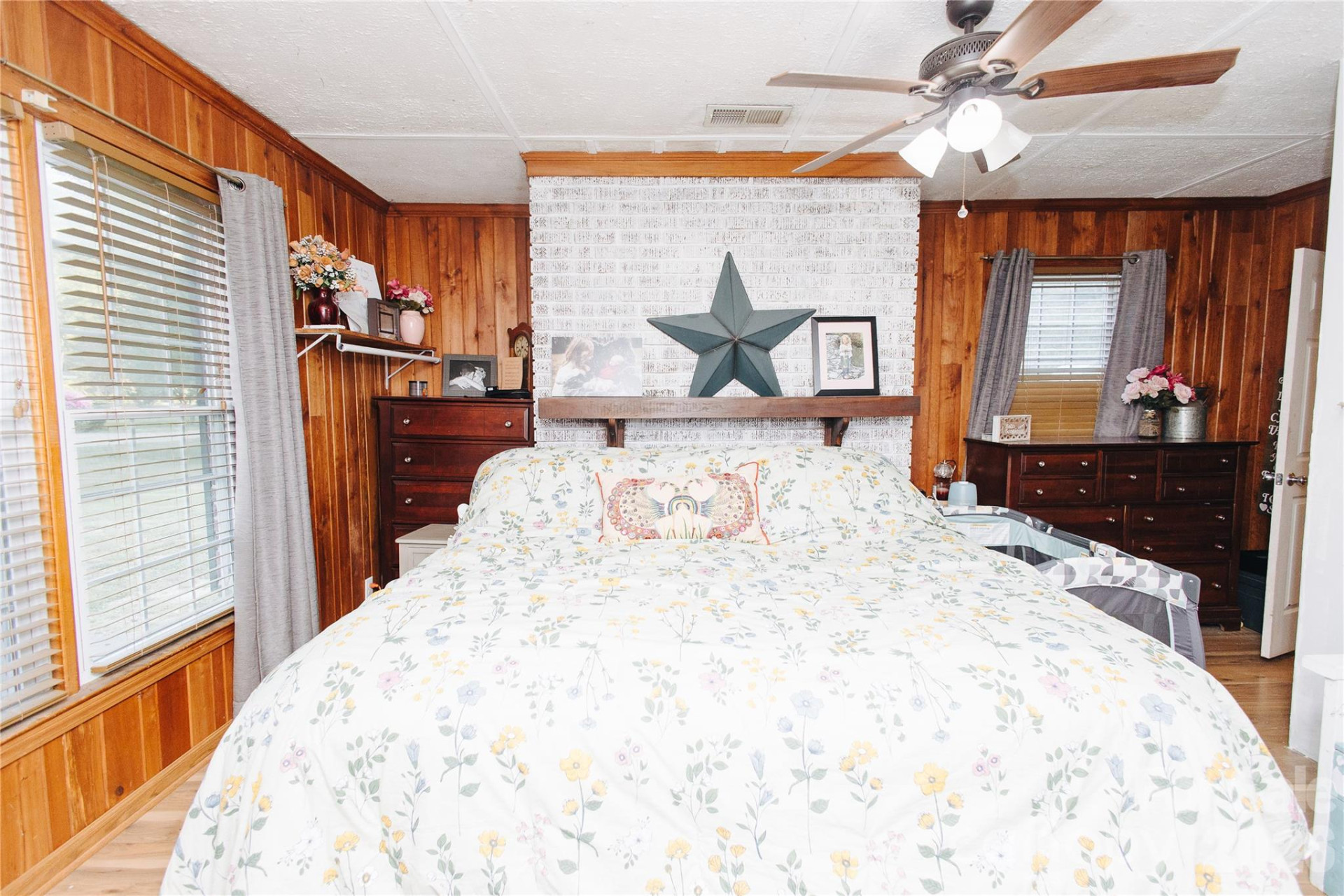 341 Bond Street - Photo 19