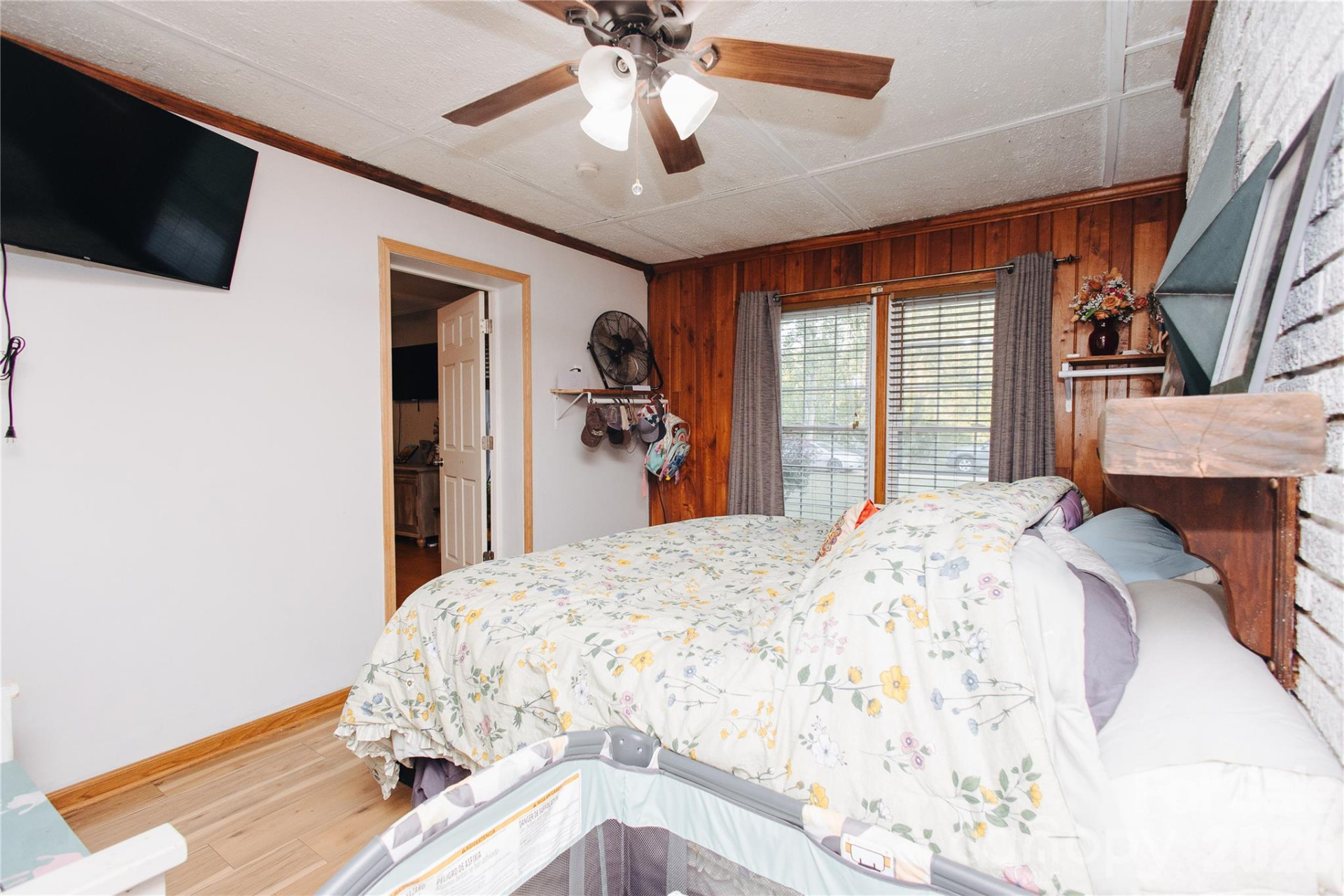 341 Bond Street - Photo 21