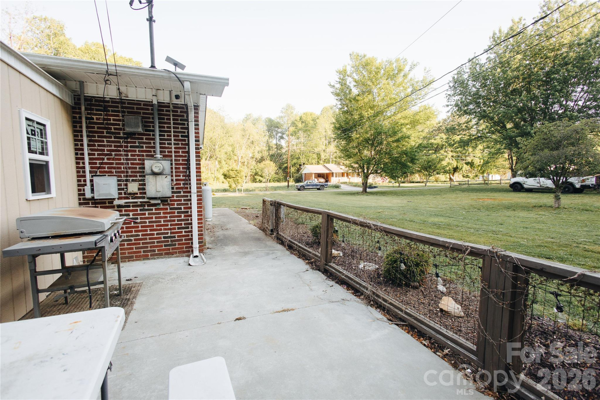 341 Bond Street - Photo 36