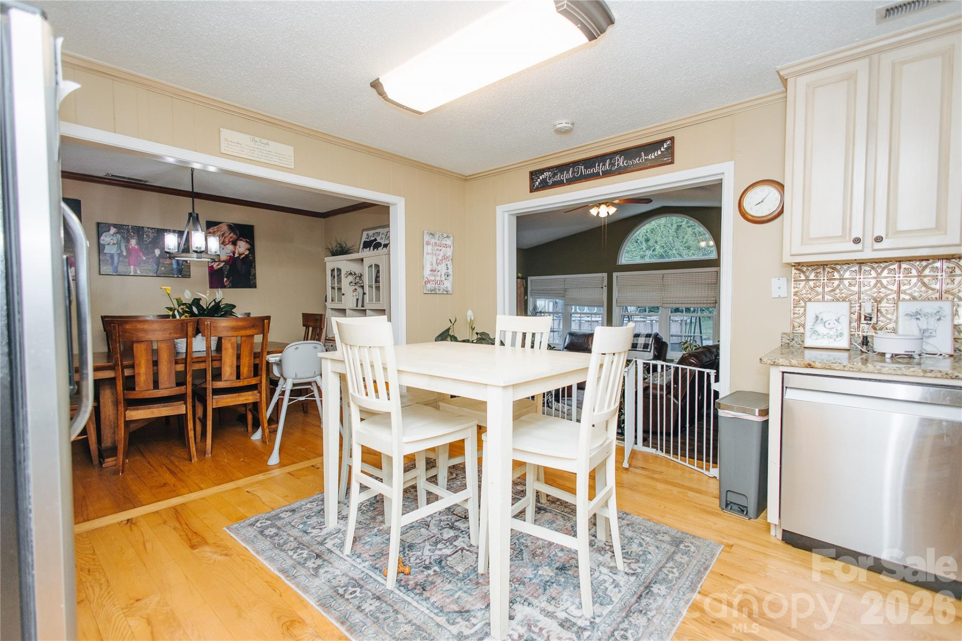 341 Bond Street - Photo 7