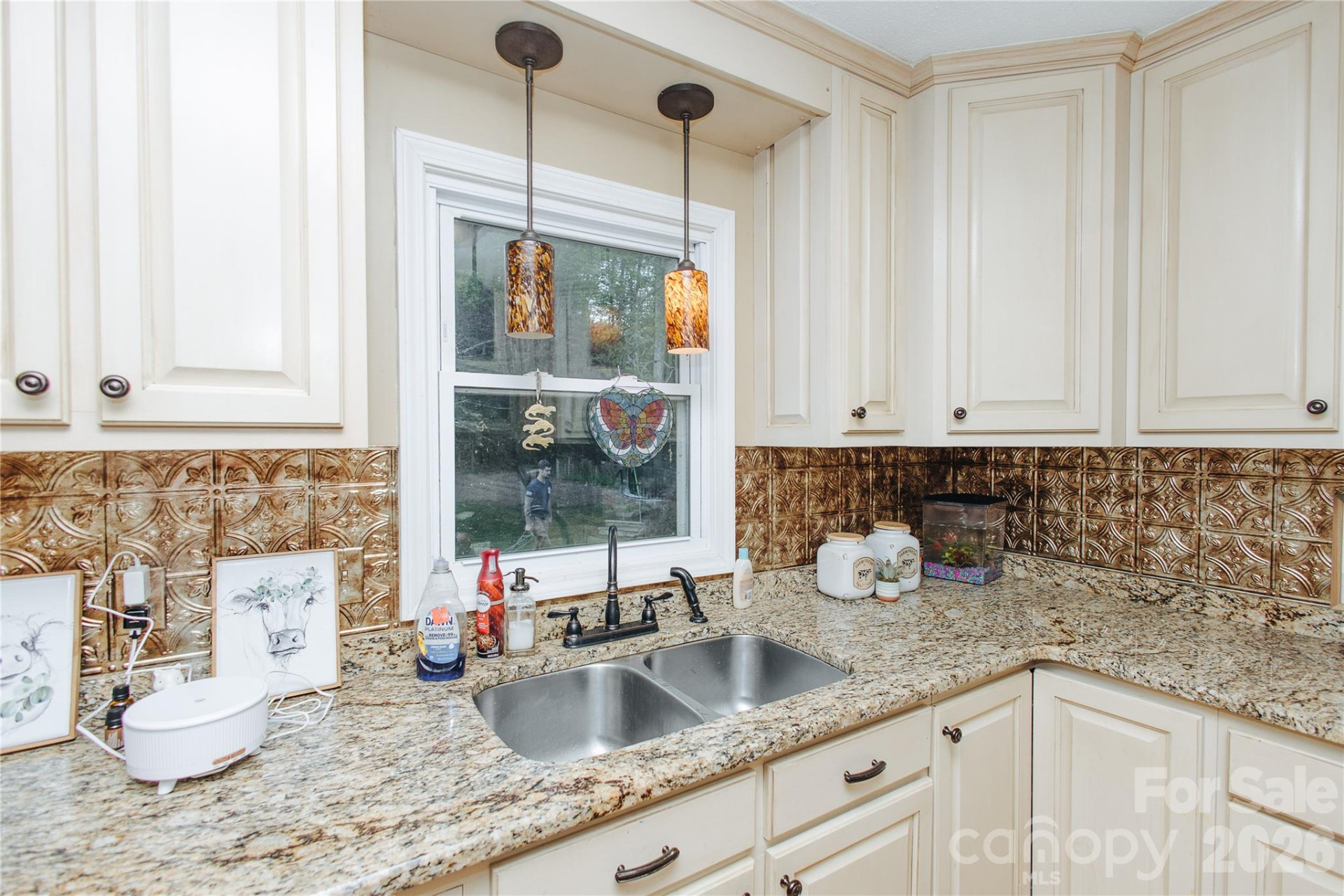 341 Bond Street - Photo 10