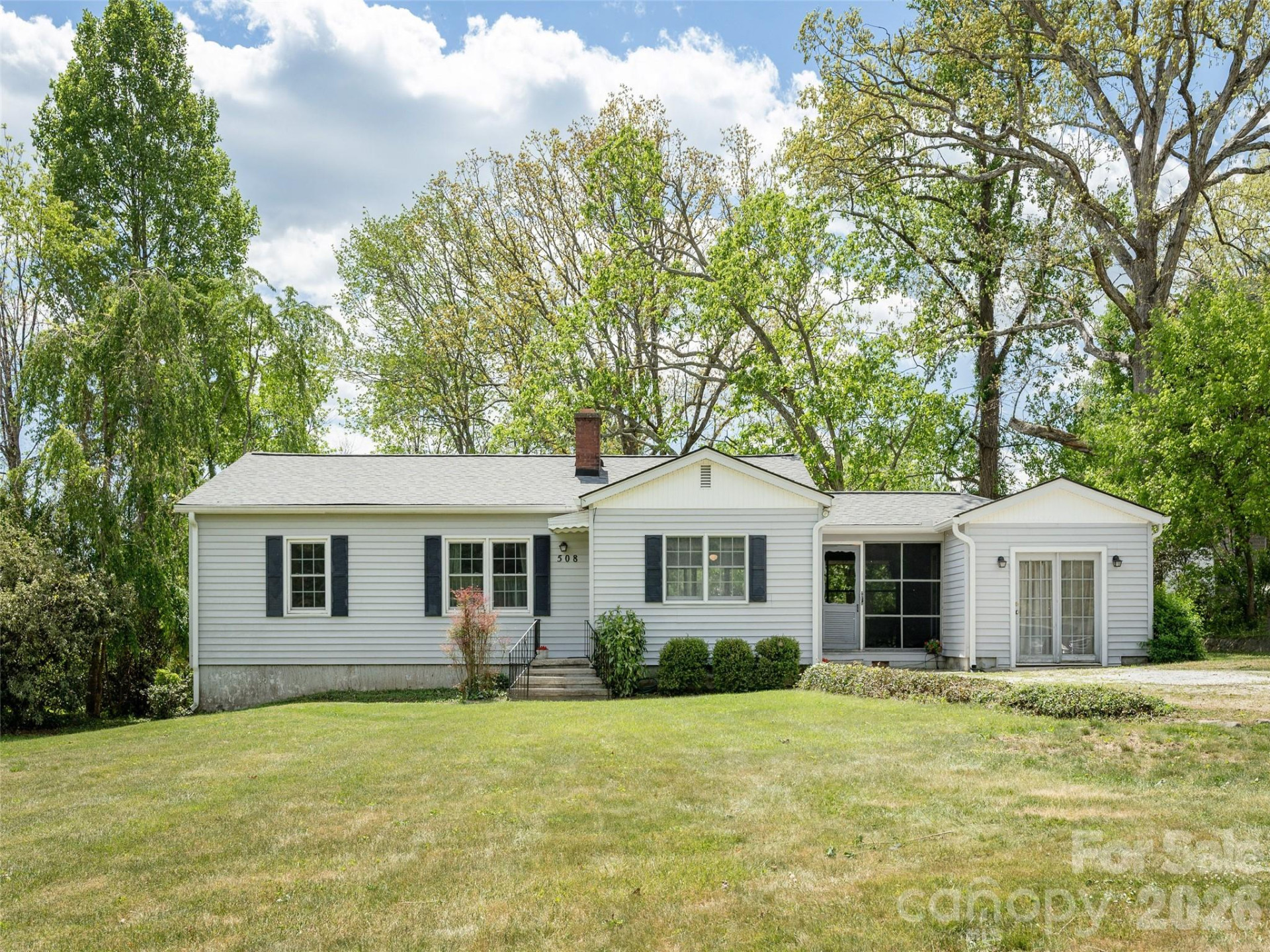 508 Higate Road - Photo 2