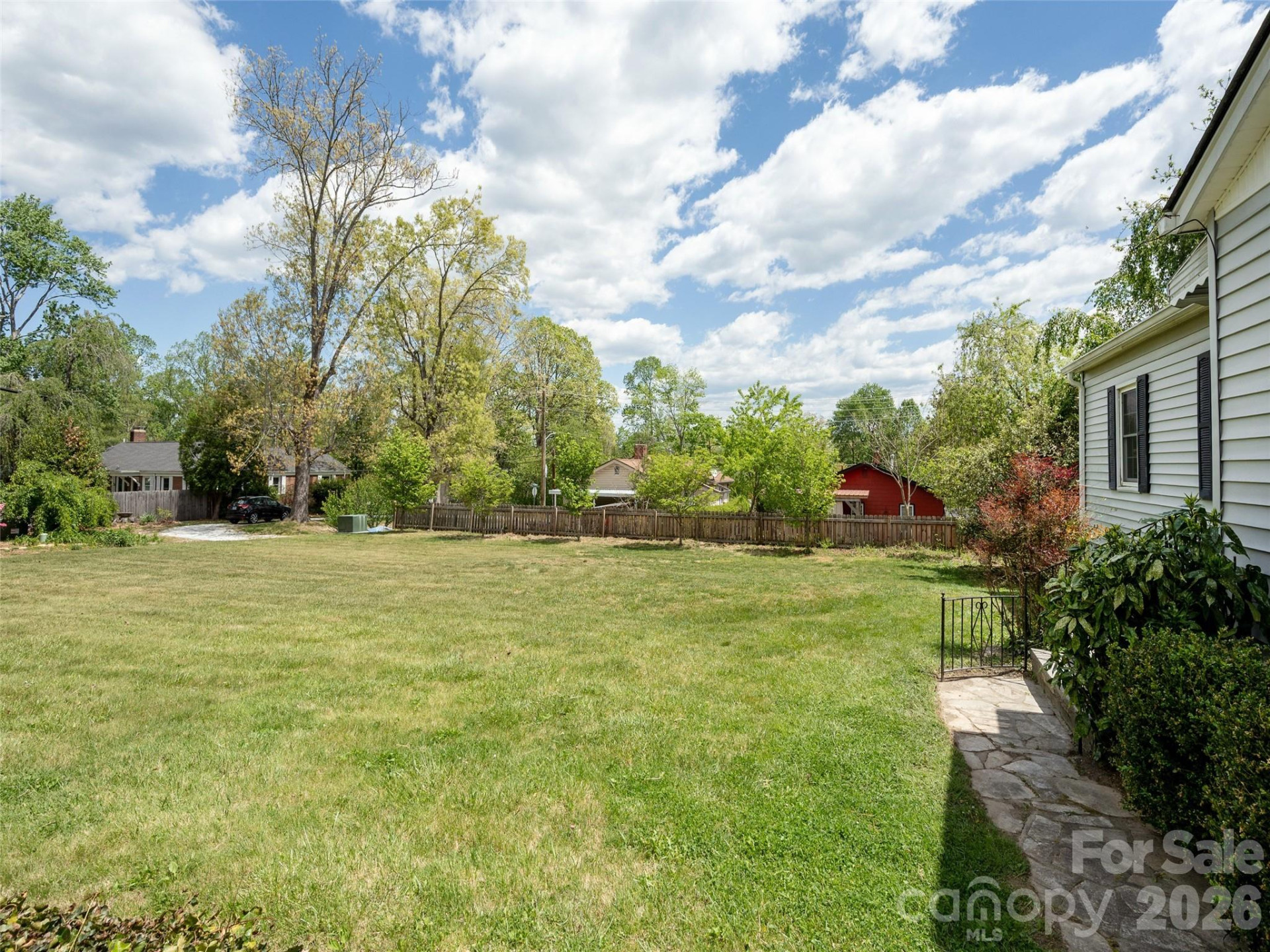 508 Higate Road - Photo 4