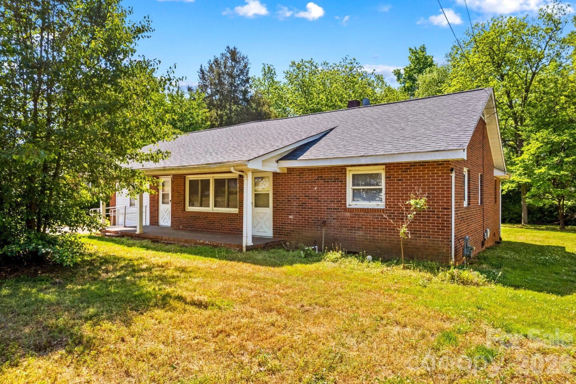 835 Maple Avenue - Photo 2