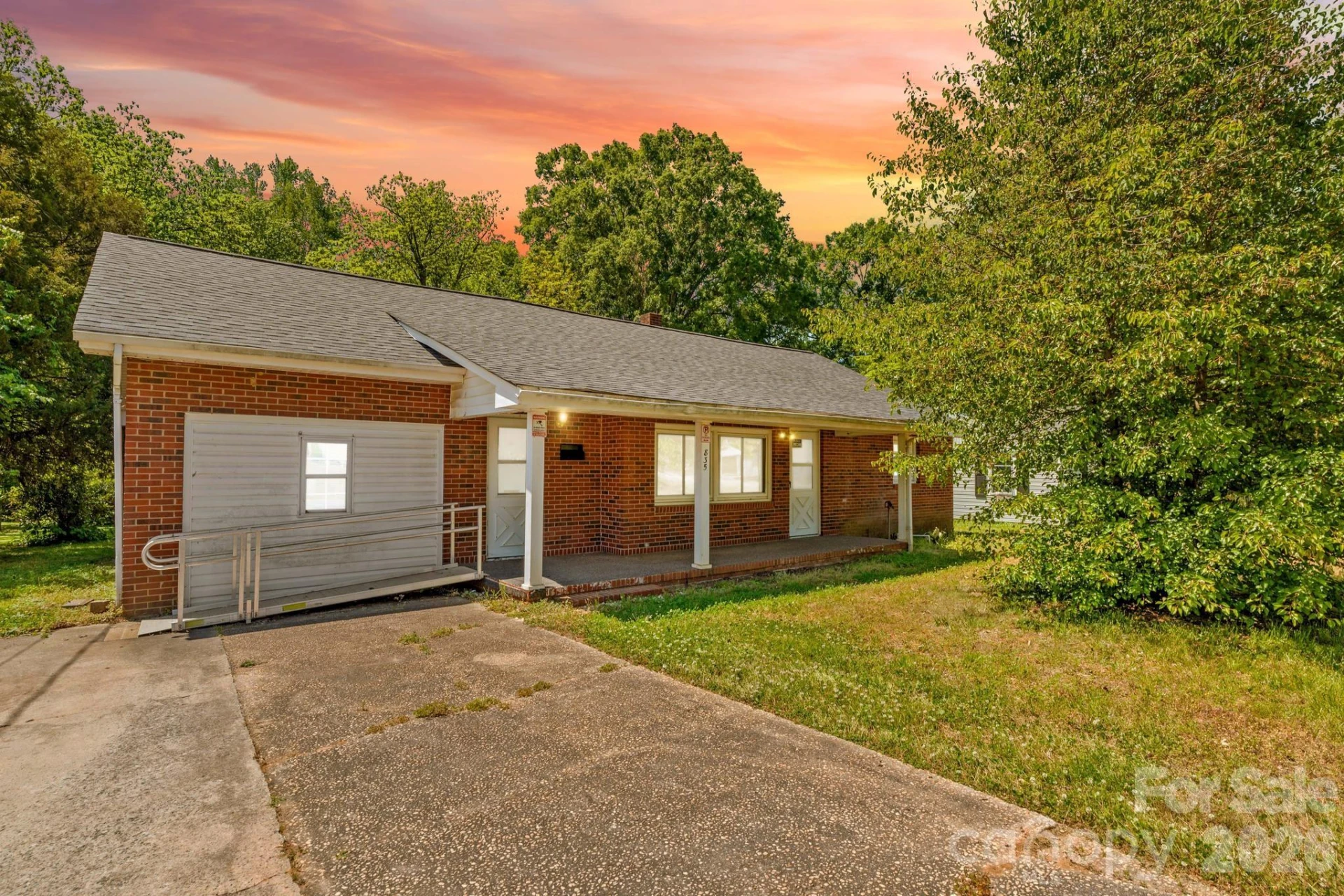 835 Maple Avenue - Photo 4