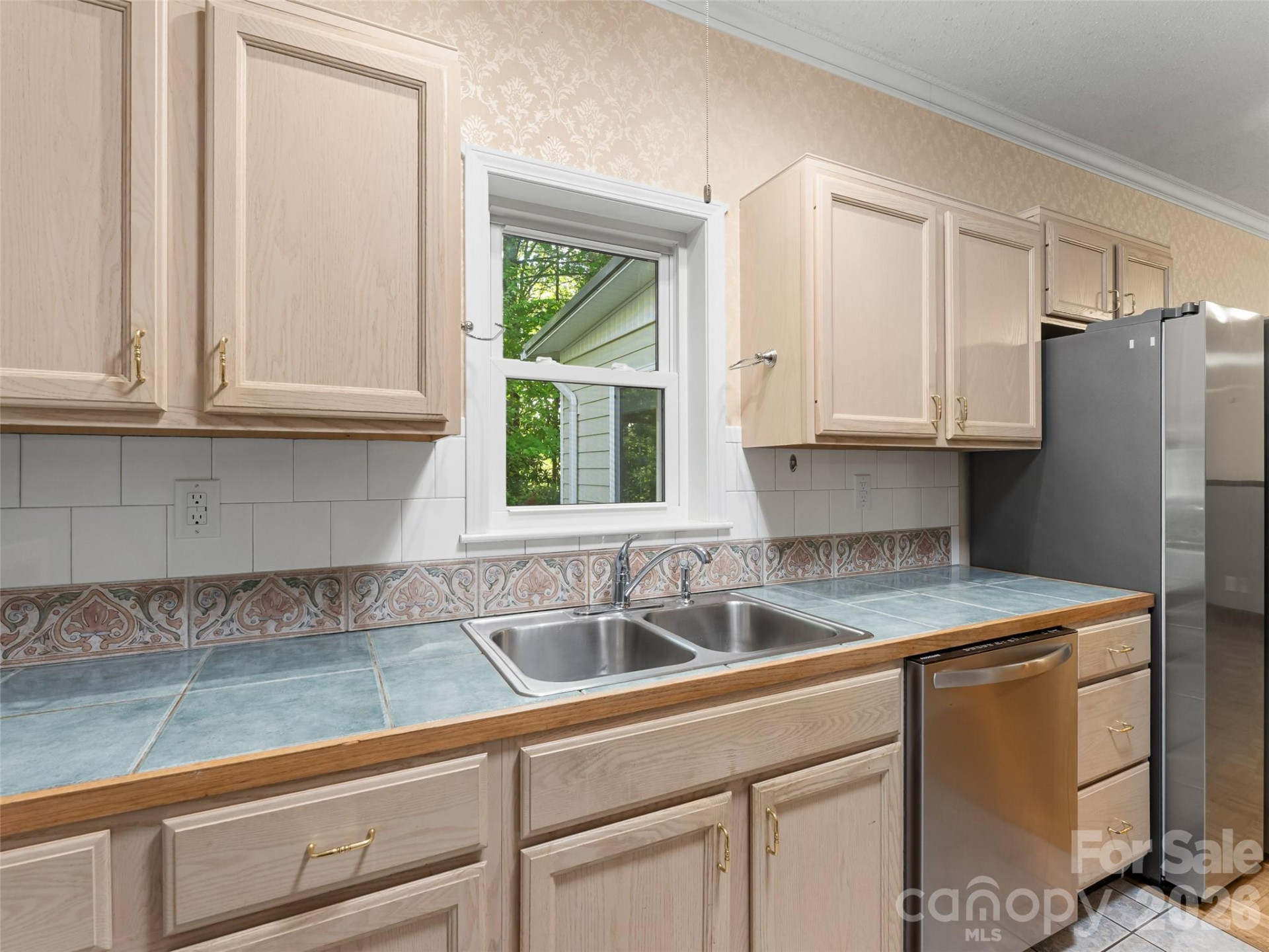 387 Crystal Creek Drive - Photo 14