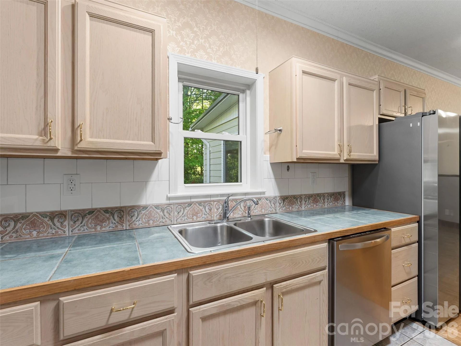 387 Crystal Creek Drive - Photo 14
